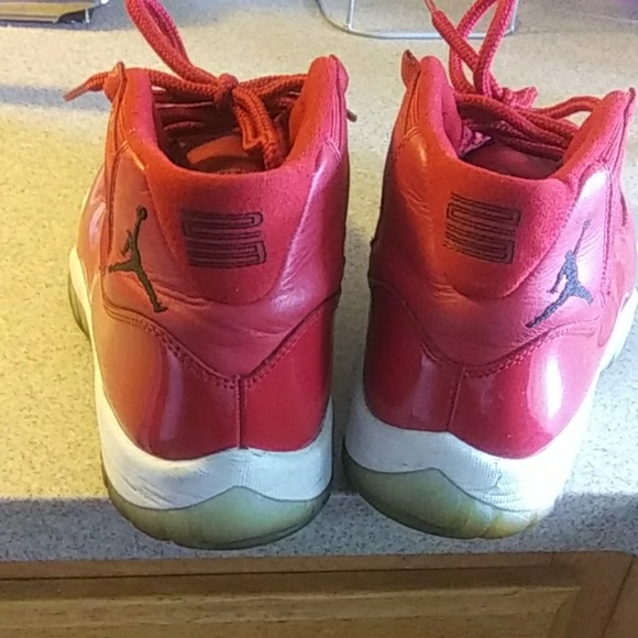 Retro 11 - Picture 3 of 3